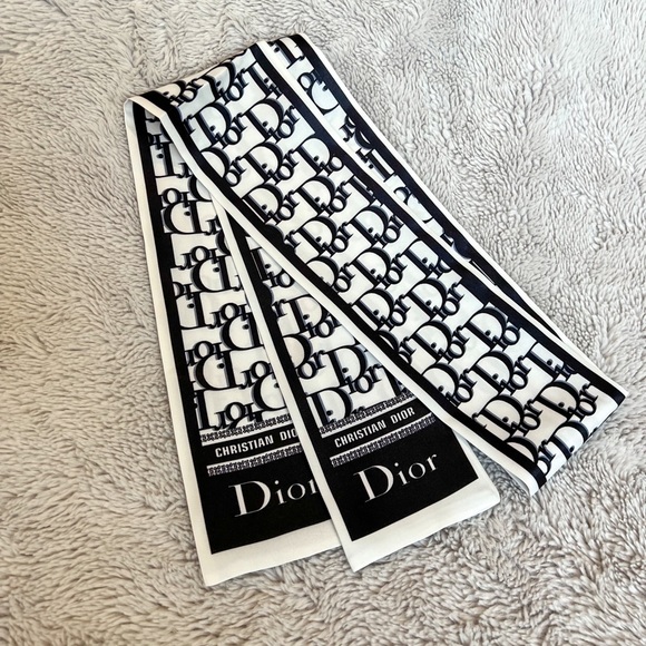 Accessories - Inspired Bag/Headscarf Twilly